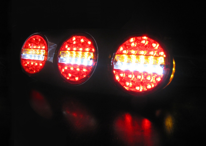 Set stopuri LED complete 12V/24V pentru camioane si remorci - 4 functii [8]