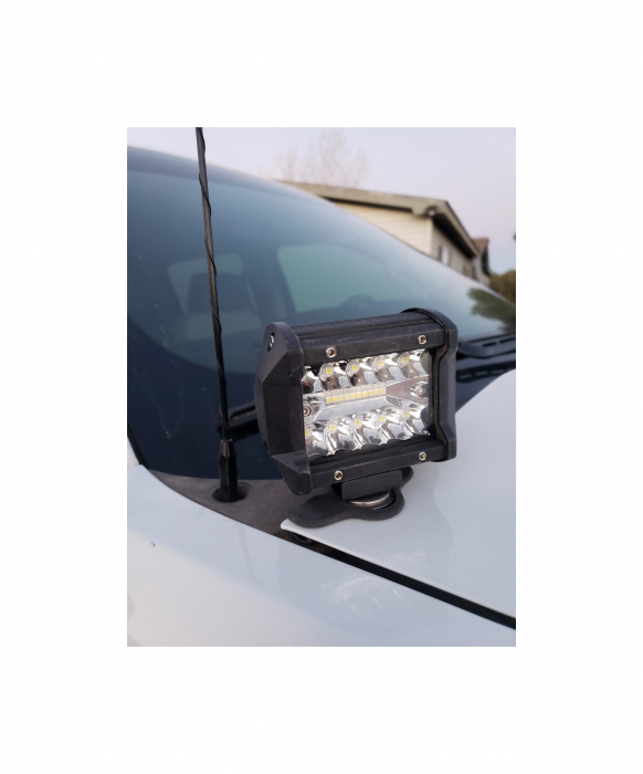Set Suporti proiectoare LED universal prindere capota [9]