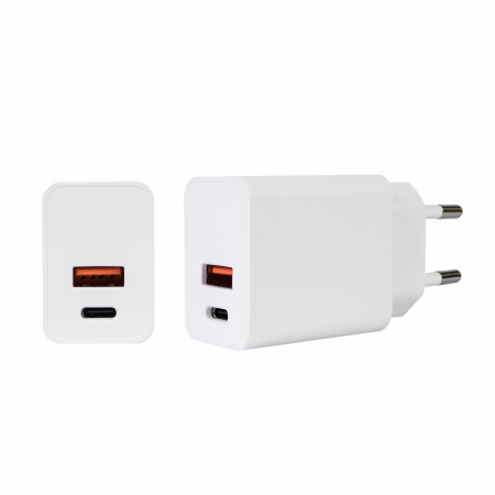 Pachet lanterna dubla PNI Adventure F200 din aluminiu cu LED, acumulator 4000mAh, 3 LED-uri cu deschidere mare si unul cu focus si alimentator PNI CHG300 cu port USB C, QC3.0, PD3.0, PPS si port USB-A [4]