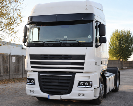 Set Faruri LED   DAF  XF105 stanga + dreapta cu 2 lupe Space Cab / Super Space Cab, 24V, DRL Alb-Portocaliu, Startup Effect [1]