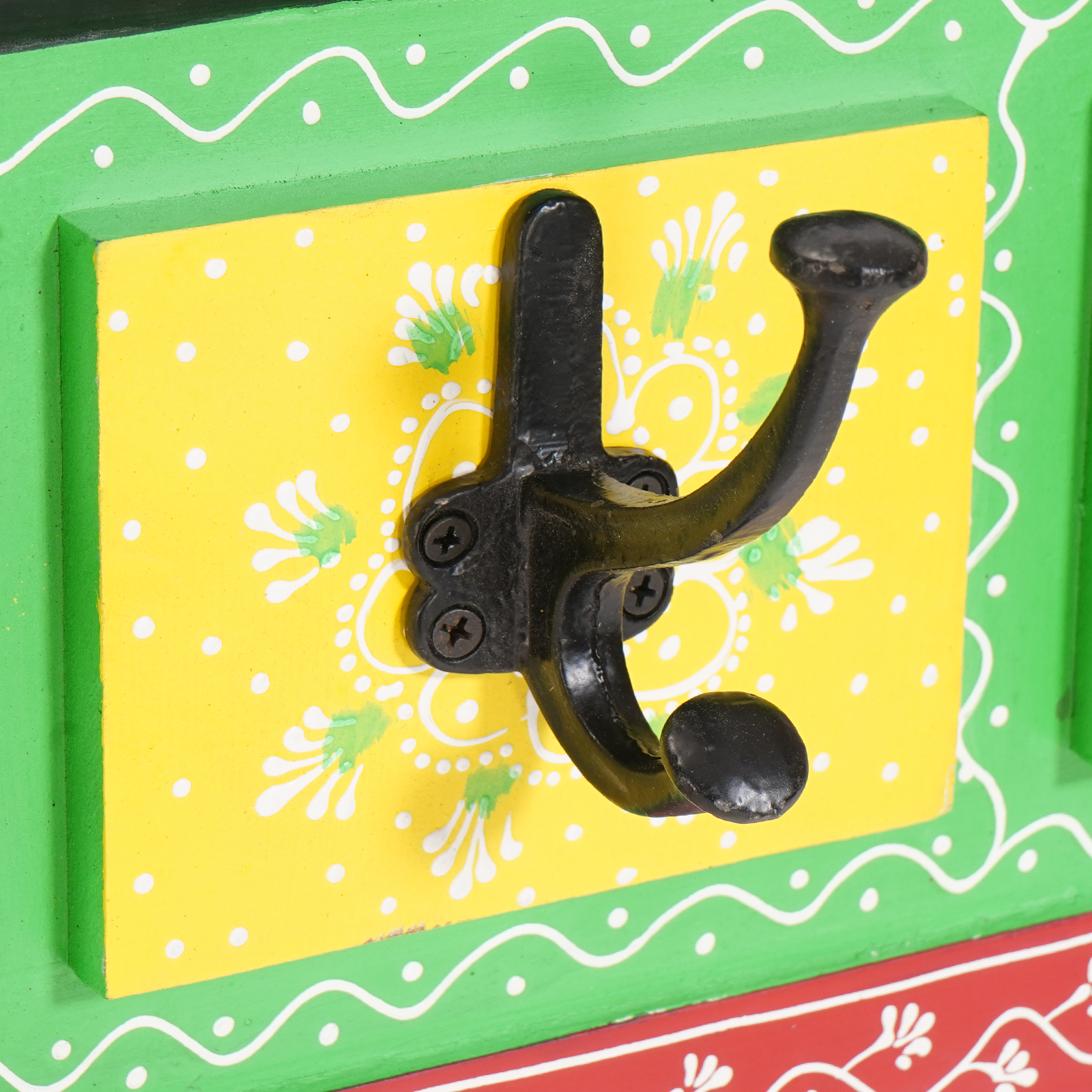 Cuier pe perete cu 4 cârlige 80x25x2 cm din lemn masiv de mango și lemn ingineresc. [7]