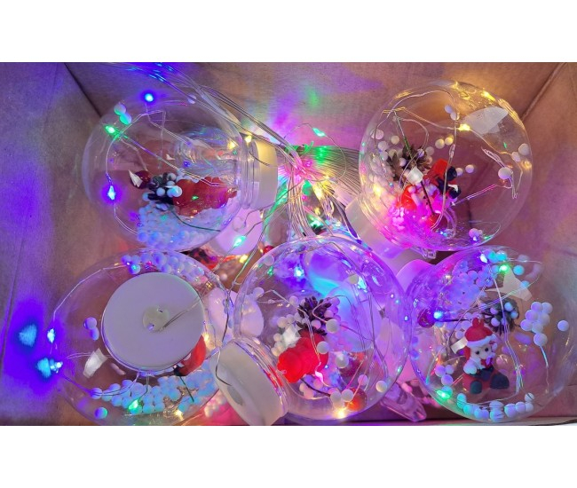 Instalatie pom, tip plasa, 10 globuri transparente cu Mos Craciun [5]