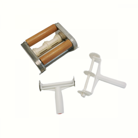 Accesoriu de facut ravioli pentru aparat de facut paste, doua role din lemn [3]