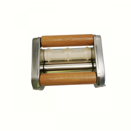 Accesoriu de facut ravioli pentru aparat de facut paste, doua role din lemn [1]