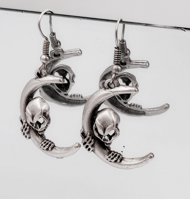 Cercei Zamac Argintat Luna si Craniu [3]