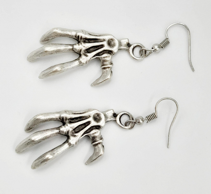 Cercei Zamac Argintat Mana Schelet [5]