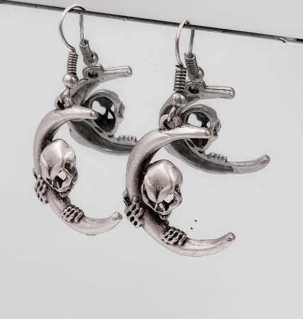 Cercei Zamac Argintat Luna si Craniu [1]