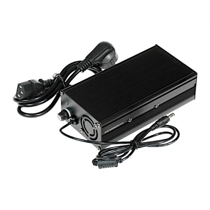 Incarcator 42V/ 5A pentru Baterii Li-Ion de 36V, Performanta si Siguranta [3]