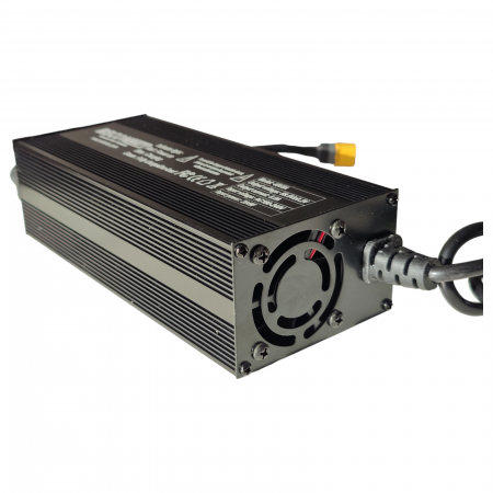 Incarcator 58.8V 5A Pentru baterie Li-Ion 14S de 52V Incarcare Rapida Si Eficienta [3]