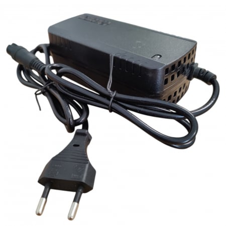 Incarcator12.6V 3A pentru Baterii Li-Ion [2]