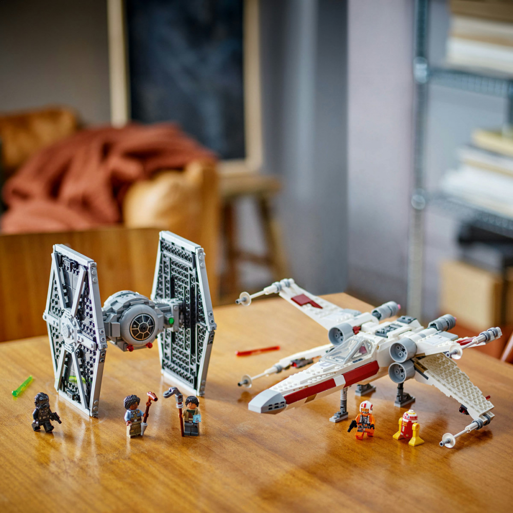 Hibrid TIE Fighter si X-Wing [6]