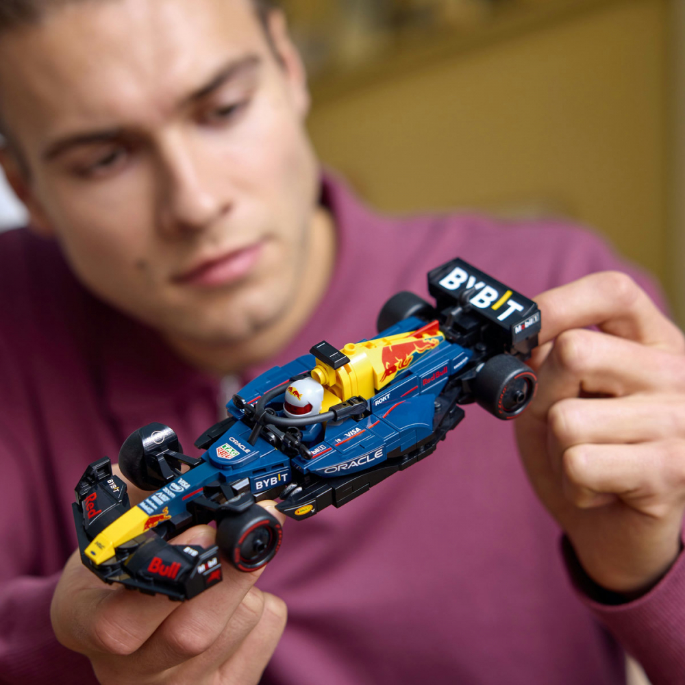 Masina de curse F1® Oracle Red Bull Racing RB20 [8]