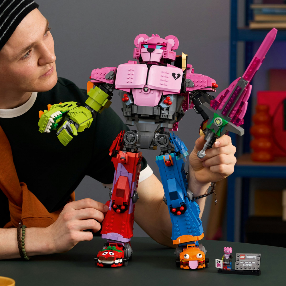 Mecha Team Leader [7]