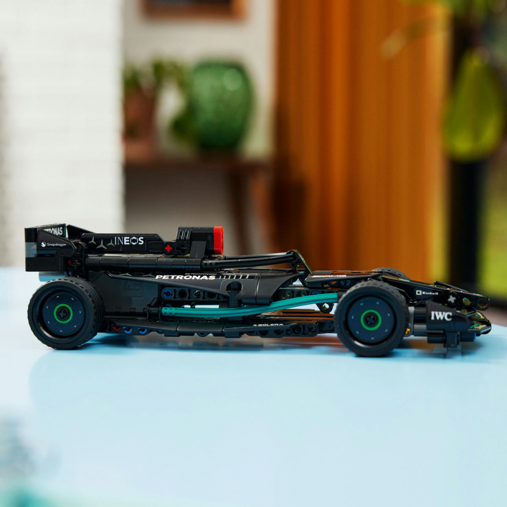 Mercedes-AMG F1 W14 E Performance Pull-Back [6]