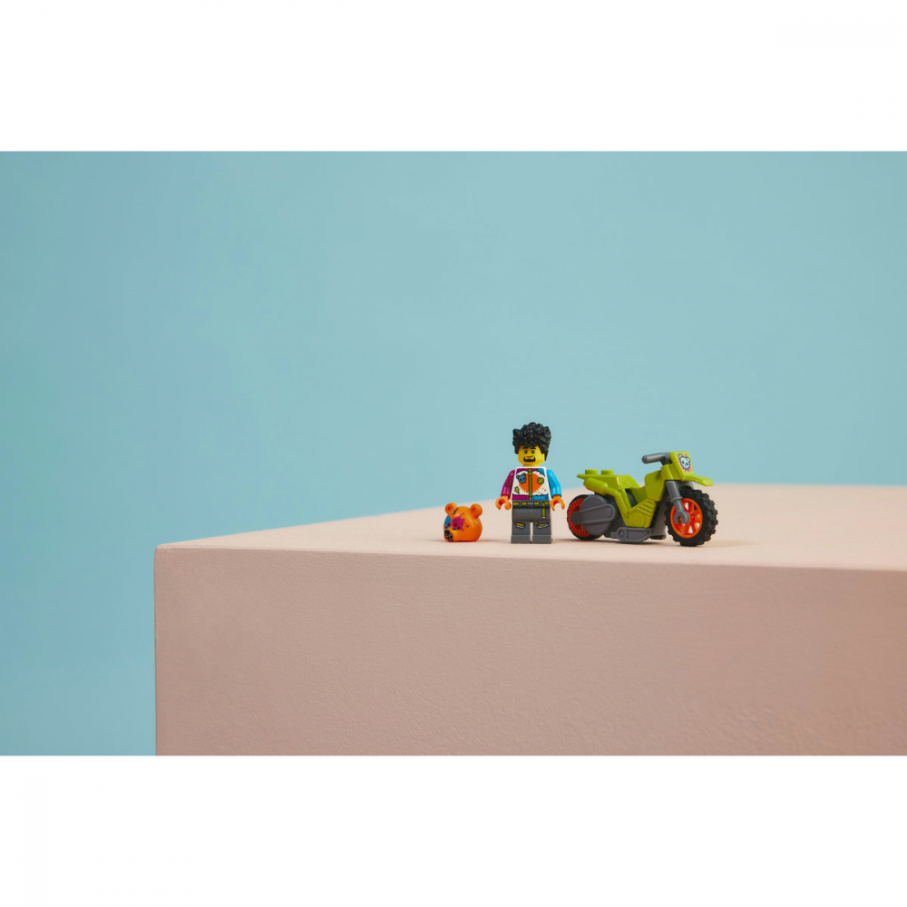 Motocicleta cascadorului urs [6]