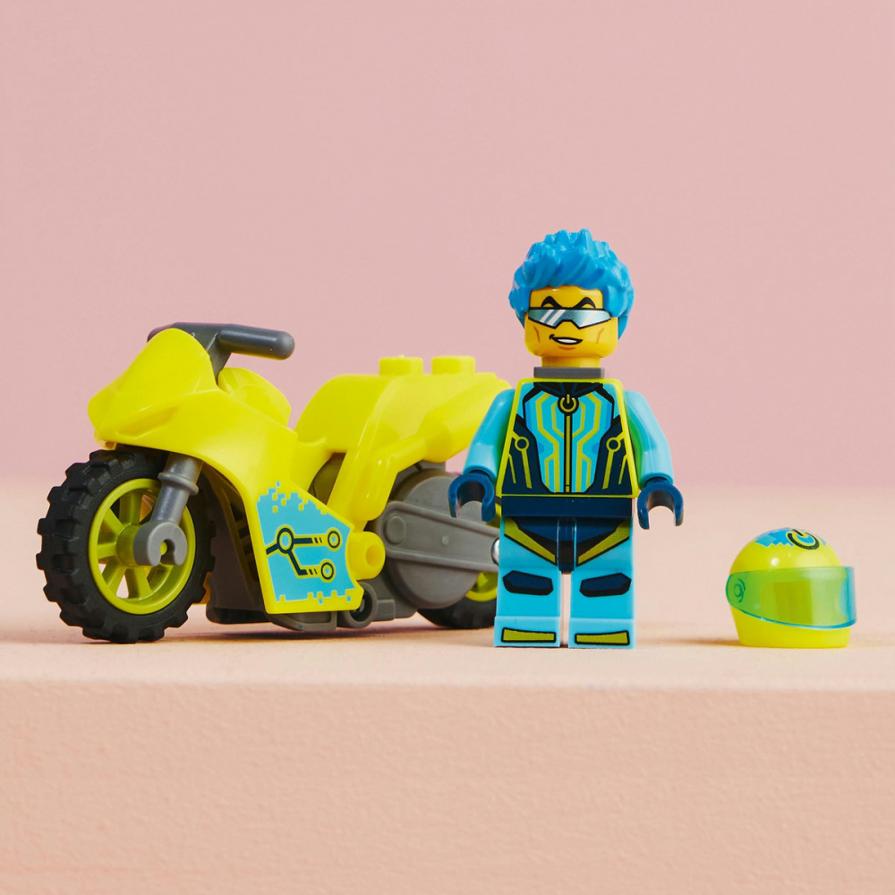 Motocicleta cibernetica de cascadorii [10]