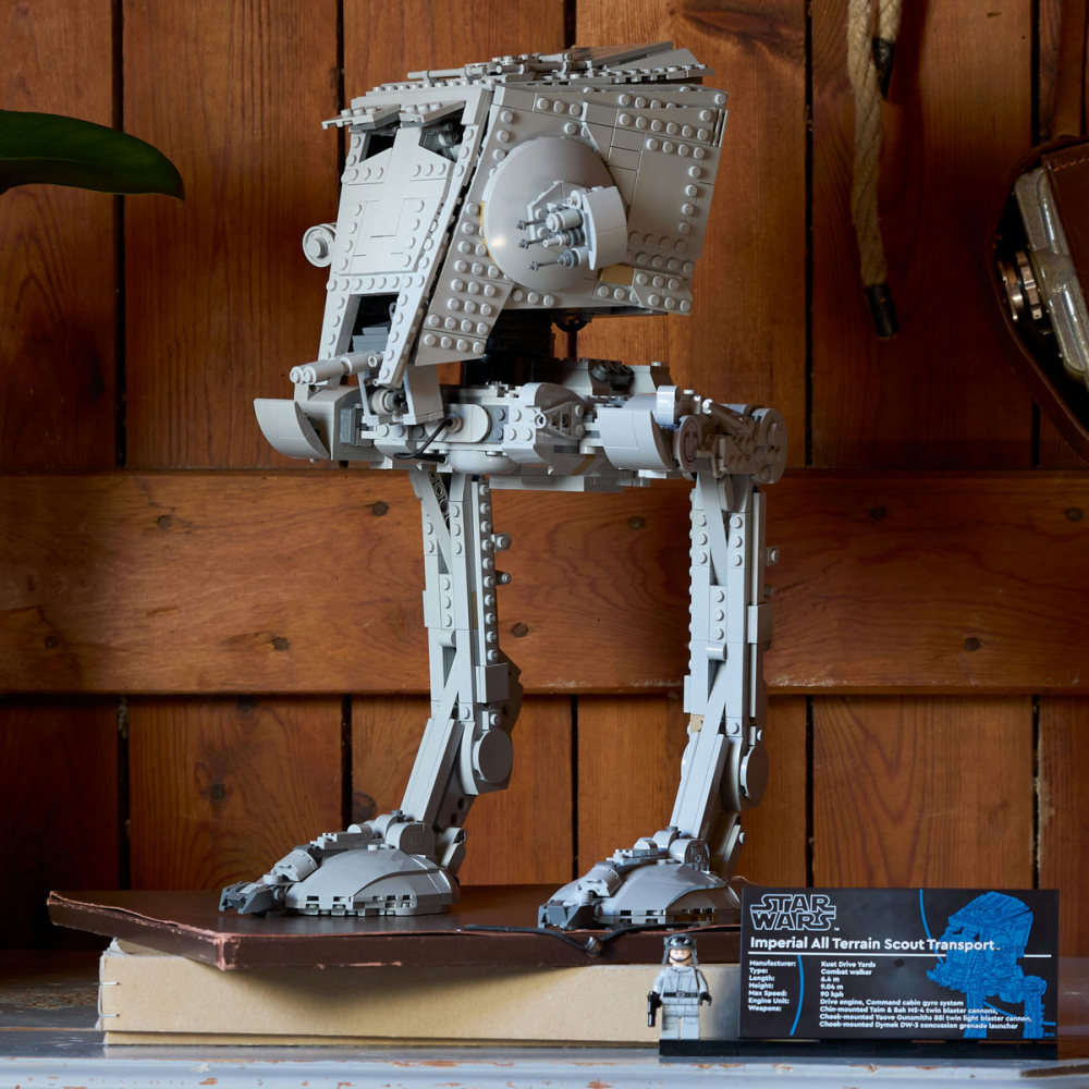 Robotul biped AT-ST [6]