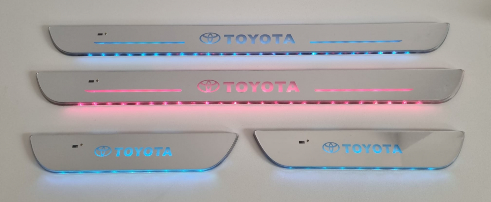 Set 4 protectii magnetice iluminate LED pentru pragul masinii cu logo TOYOTA [6]