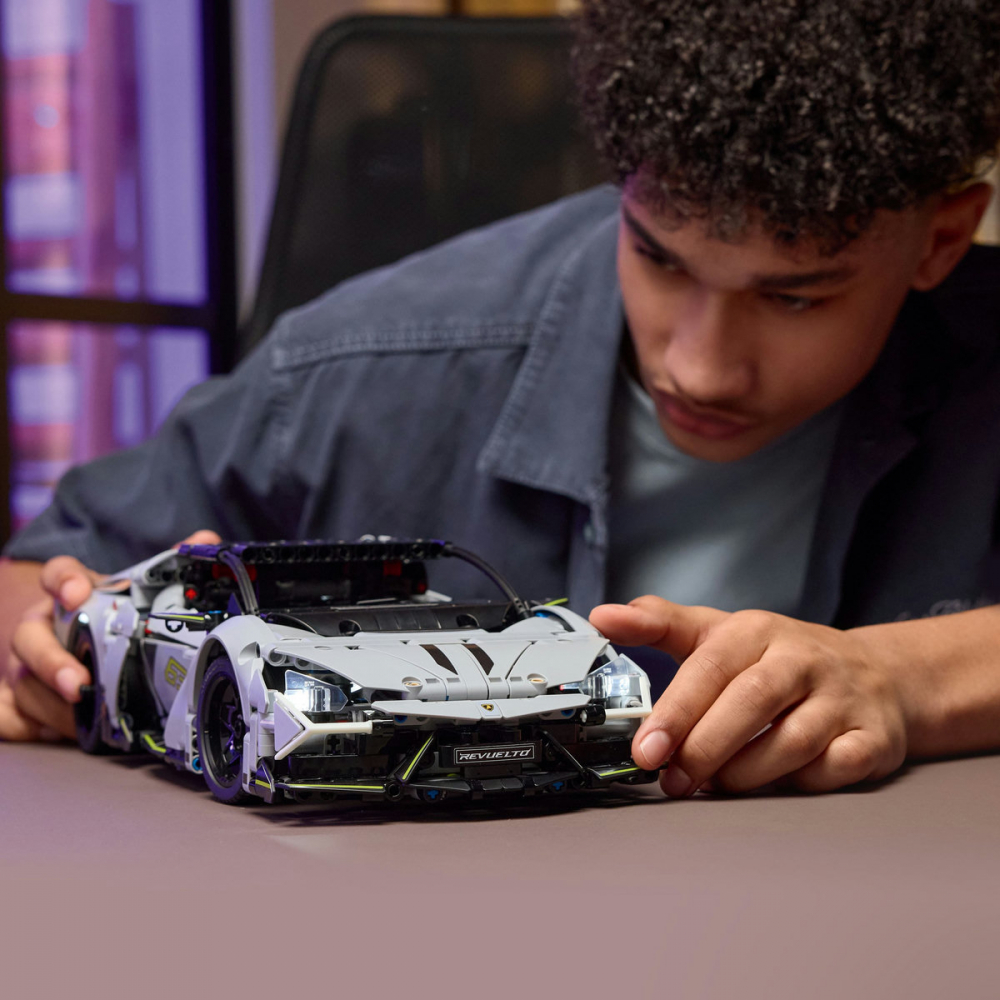 Supermasina sport Lamborghini Revuelto [9]