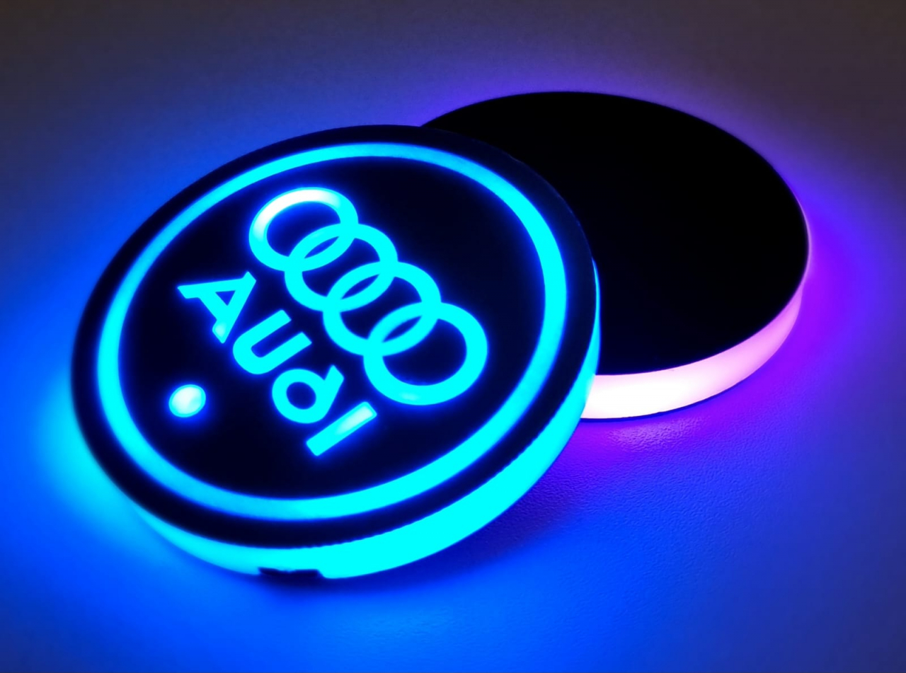 Suport auto pentru pahare cu lumina inteligenta LED cu logo AUDI [1]