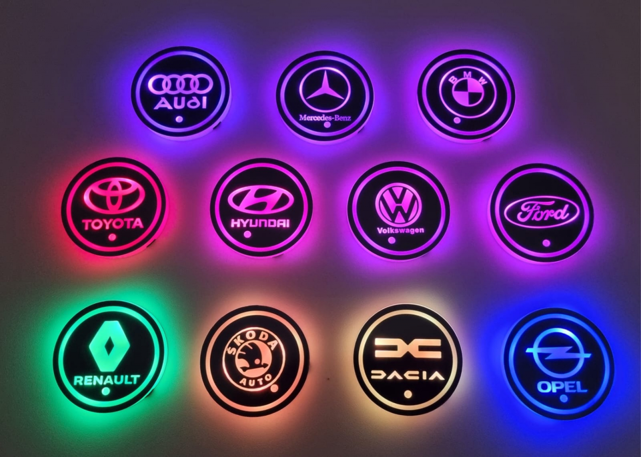 Suport auto pentru pahare cu lumina inteligenta LED cu logo DACIA [7]