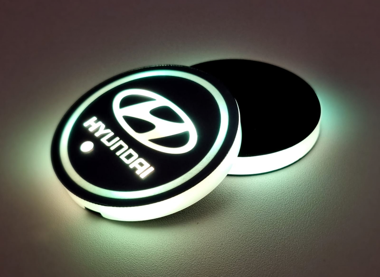 Suport auto pentru pahare cu lumina inteligenta LED cu logo Hyundai [1]