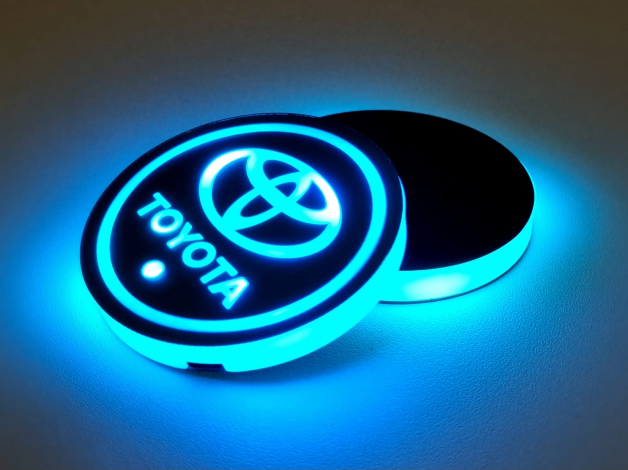 Suport auto pentru pahare cu lumina inteligenta LED cu logo TOYOTA [1]