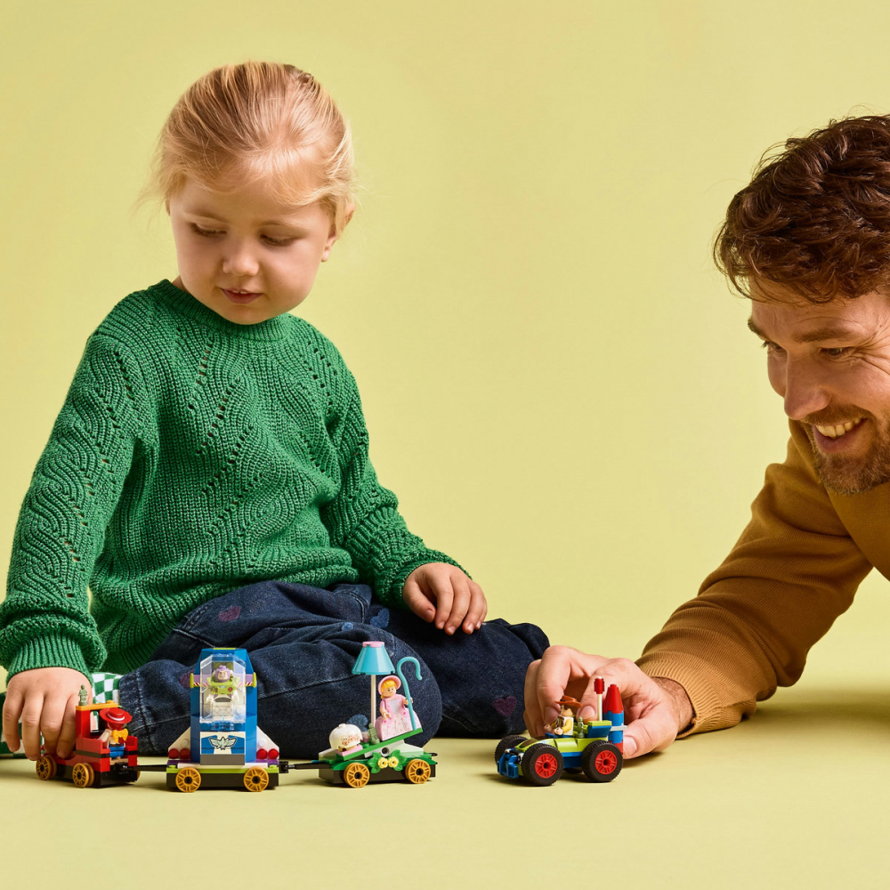 Tren aniversar şi maşina RC din Toy Story [7]