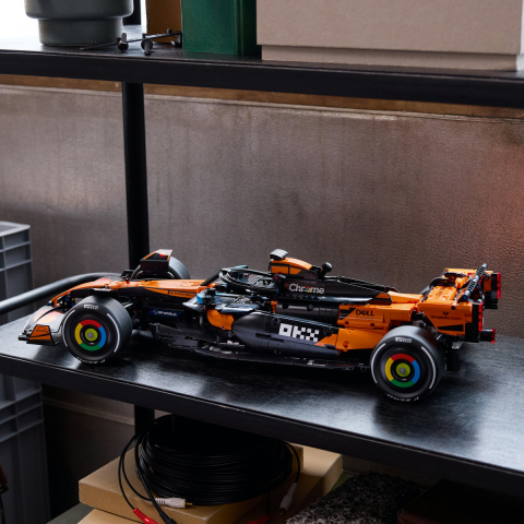 Mașina F1 McLaren MCL39 [5]