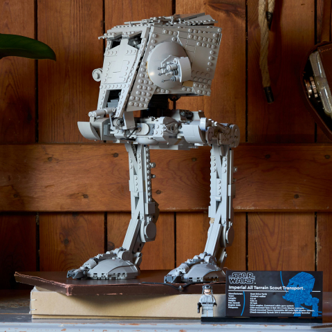 Robotul biped AT-ST [5]