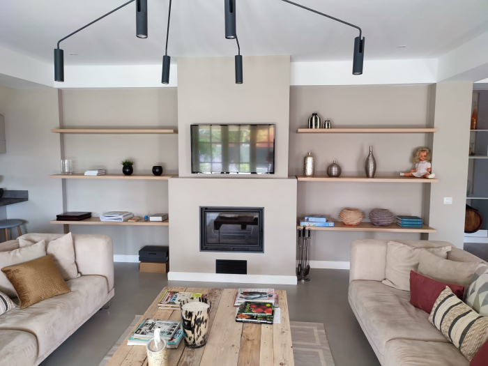 Seminee DESIGN simplu cu rafturi - GALATI [2]