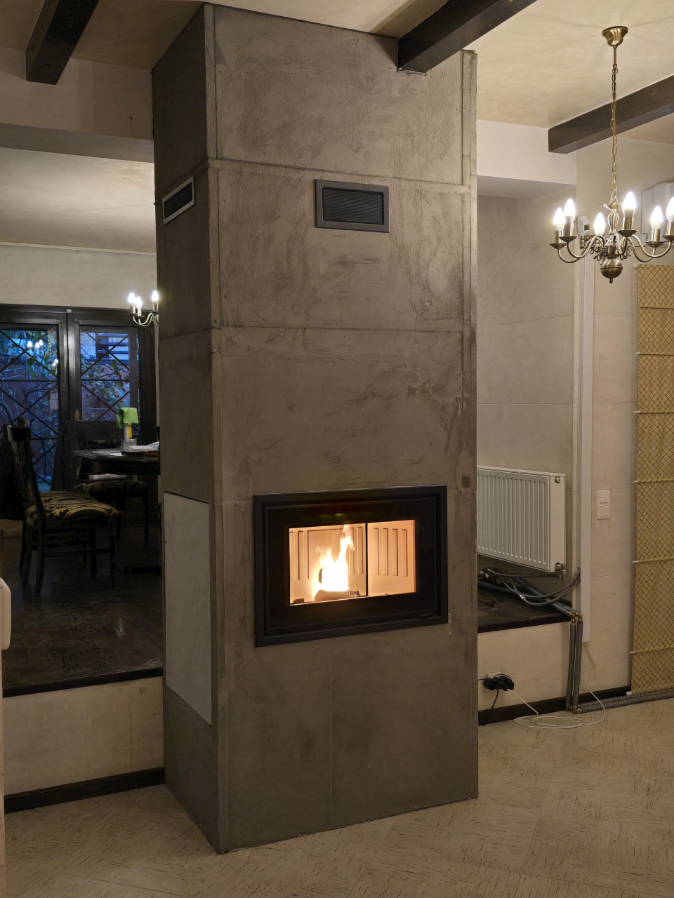 Șemineu cu aer cald PRIMO 15 pe peleți – Distribuție eficientă a căldurii în toată casa, montaj în Iași [1]