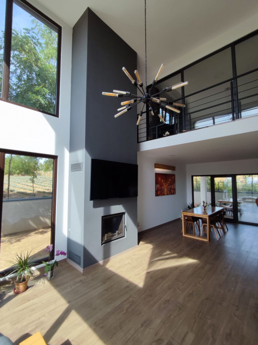 Semineu înalt TURN - focar fontă montat în living înalt GALATI [1]