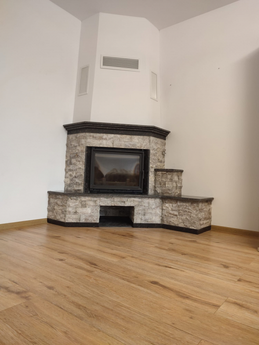 Șemineu pe colț Brăila placat cu granit si piatră naturală [3]