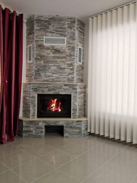 Doua seminee rustice cu focar din fonta Vrancea, Focsani construite la duplex. [7]