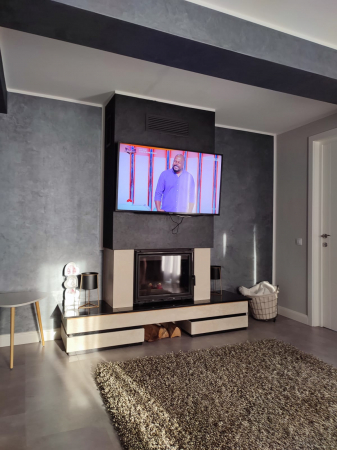 MODELE ȘEMINEE CONSTRUITE - Semineu modern cu TV si marmura - IASI