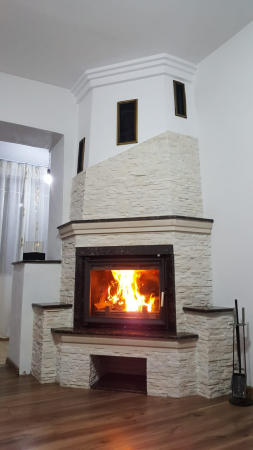 Șemineu pe colț Seminee Home VASLUI placat cu granit si piatră naturală [1]