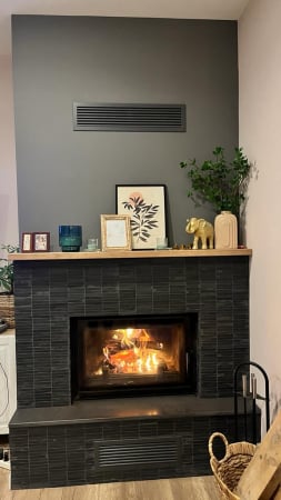 MODELE ȘEMINEE CONSTRUITE - Semineu drept cu focar modern pe colt - Năvodari