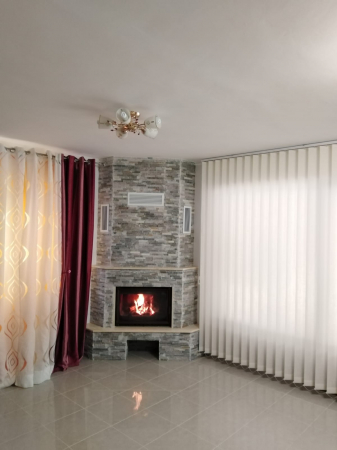 Doua seminee rustice cu focar din fonta Vrancea, Focsani construite la duplex. [3]