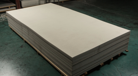 PLACI PVC EMBOSATE - Placa Decorativa PVC-Embosata-Culoarea Ivoire Auriu