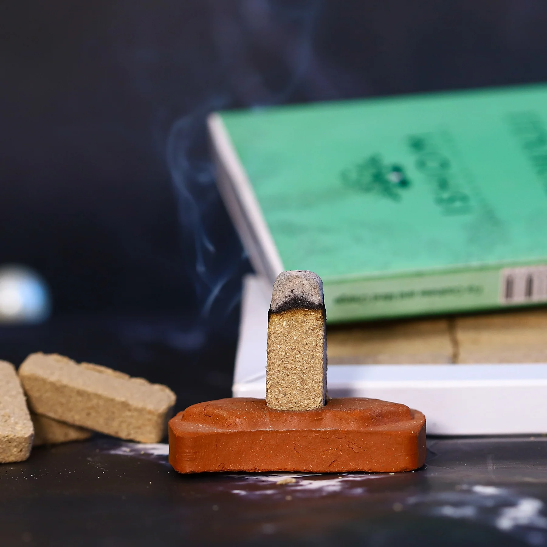 Tablete naturale pentru fumigație Ishom - Paciuli & Oud [4]