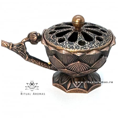 Accesorii pentru ardere tămâie/rășini/bakhoor - Suport ardere tămâie, cu mâner, LOTUS - cupru + carbuni cadou