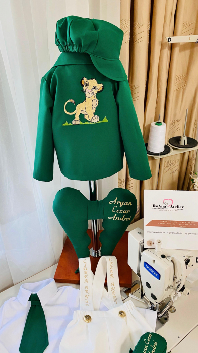 Costum Botez Stofa Verde cu Alb sacou si aripi [7]