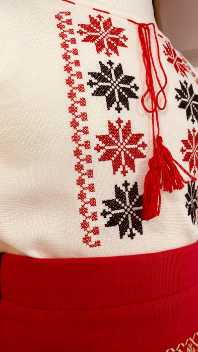 Costum traditional Mariuca [3]