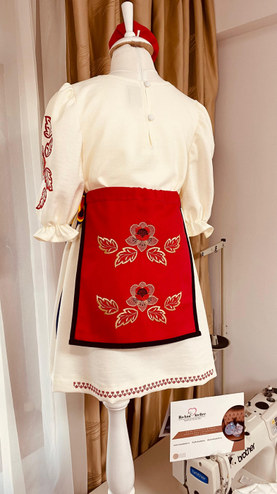 Costum traditional Sanziana [8]