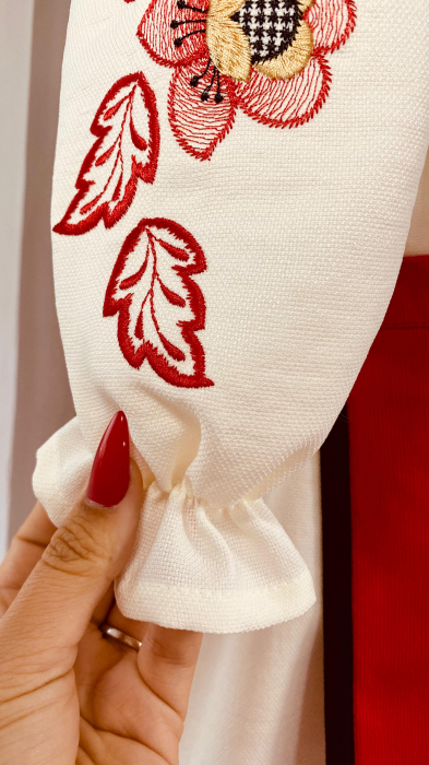 Costum traditional Sanziana [6]