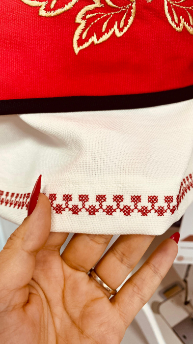 Costum traditional Sanziana [7]