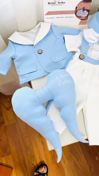 Costumas Botez Achim stofita bleu si alb cu aripi personalizate [3]