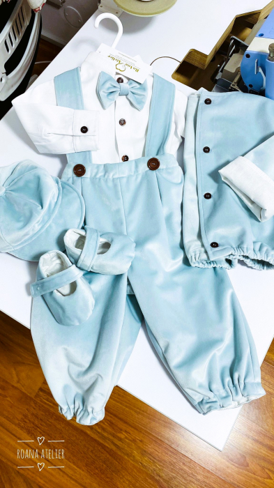 Costumas Botez Alexander din catifea bleu [8]