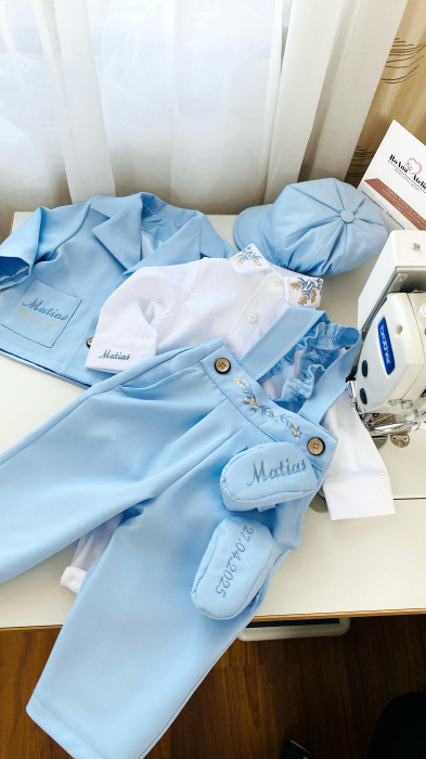 Costumas Botez cu sacou brodat frunze de maslin [5]